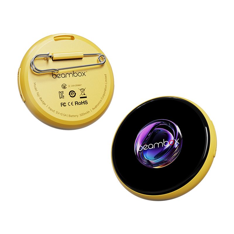 Beambox Niji Badge Yellow デジタルバッジ ( 1.53インチ IPS タッチスクリーン 360×360 画像共有 AI機能 JPG GIF PNG 8MB 安全ピン ストラップ ) イエロー