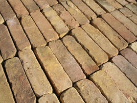 パレット販売/約336個］リーベのアンティーク耐火レンガ 約220×110