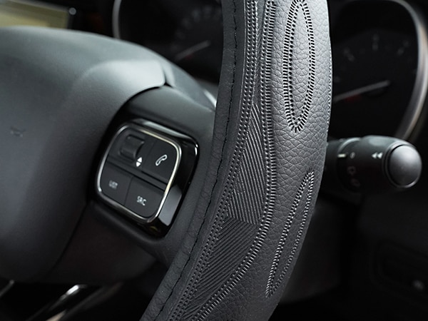MICHELIN 正規品 ステアリング ホイール カバー ハンドルカバー ブラック 型押しデザイン 36.8-39.4 cm ミシュラン