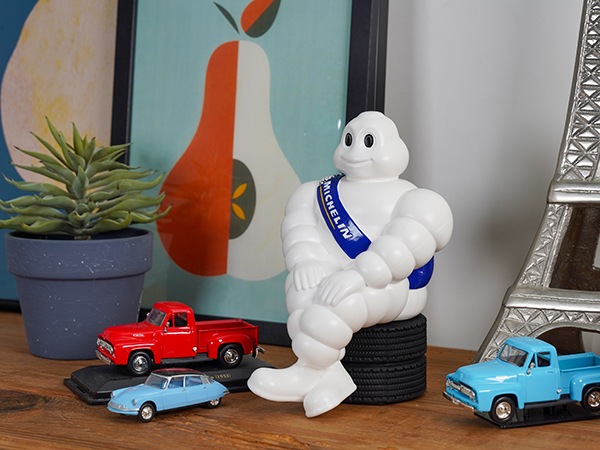 MICHELIN正規品 ミシュラン ビバンダム ムッシュビバンダム ミシュランマン 19cm フィギュア(タイヤ台座 両面テープ固定)