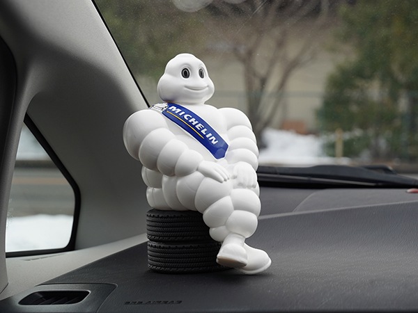 MICHELIN正規品 ミシュラン ビバンダム ムッシュビバンダム ミシュランマン 19cm フィギュア(タイヤ台座 両面テープ固定)