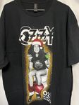�ں߸�ͭ���OZZY OSBOURNE (�������������ܡ���) Ozz Bless Us All �֥������֥쥹��������������� T����� XL������