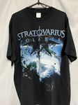 �ں߸ˤ����STRATOVARIUS (���ȥ�ȥ����ꥦ��) POLARIS �֥ݥ�ꥹ��2010ǯ�ĥ��� T�����  L�������ڥ��쥯�����������ƥ��