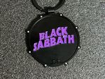 �ں߸ˤ����BLACK SABBATH (�֥�å������Х�) Wavy Logo & Daemon Drum �֥������ӡ�������������ɡ��ǡ���󡦥ɥ��� ������������