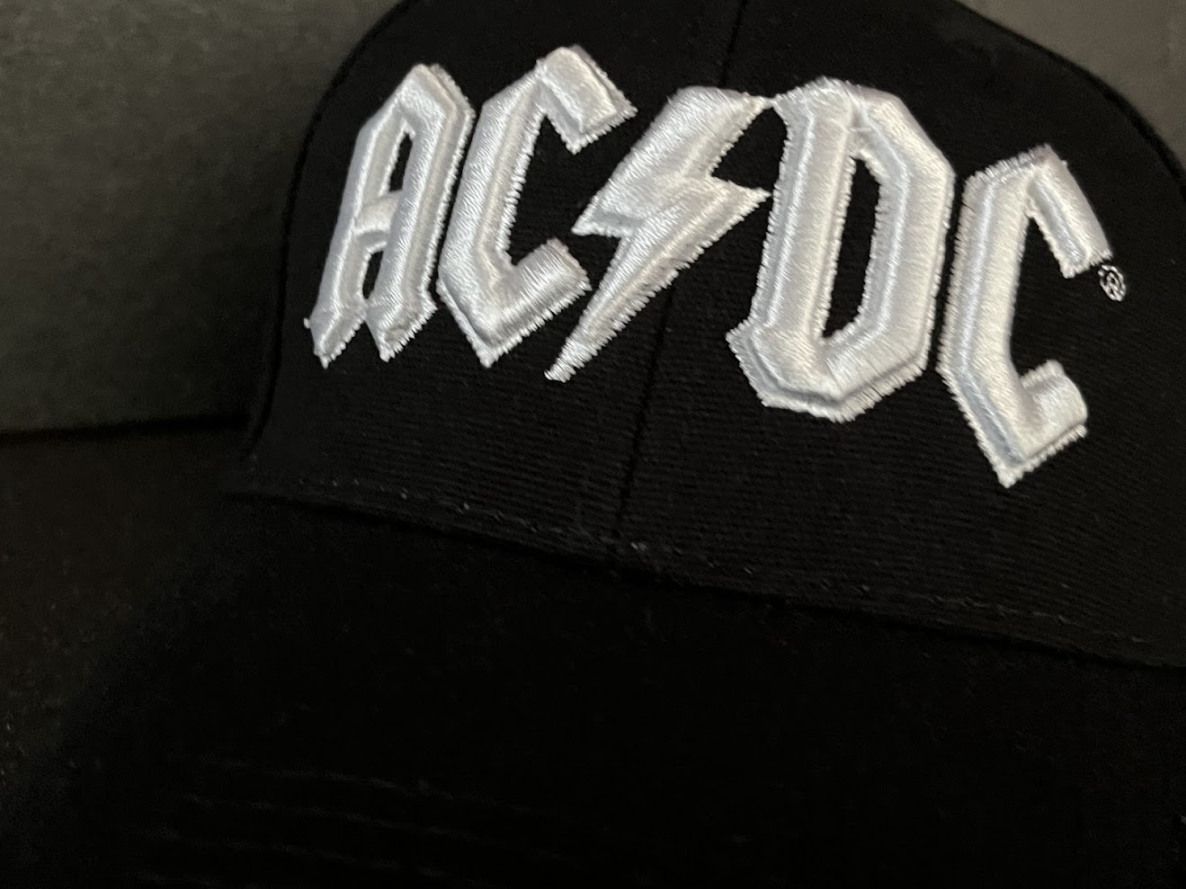 �ں߸�ͭ���AC/DC (�����������ǥ�������) LWHITE LOGO �֥ۥ磻�ȡ������� �١����ܡ��륭��åסʹ���