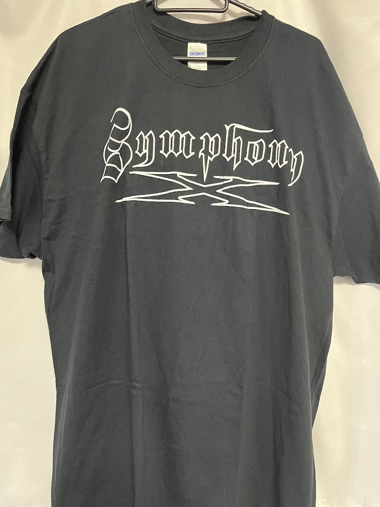 �ں߸ˤ����SYMPHONY X (����ե��ˡ������å���) LOGO �֥����� T�����  XL�������ڥ��쥯�����������ƥ��