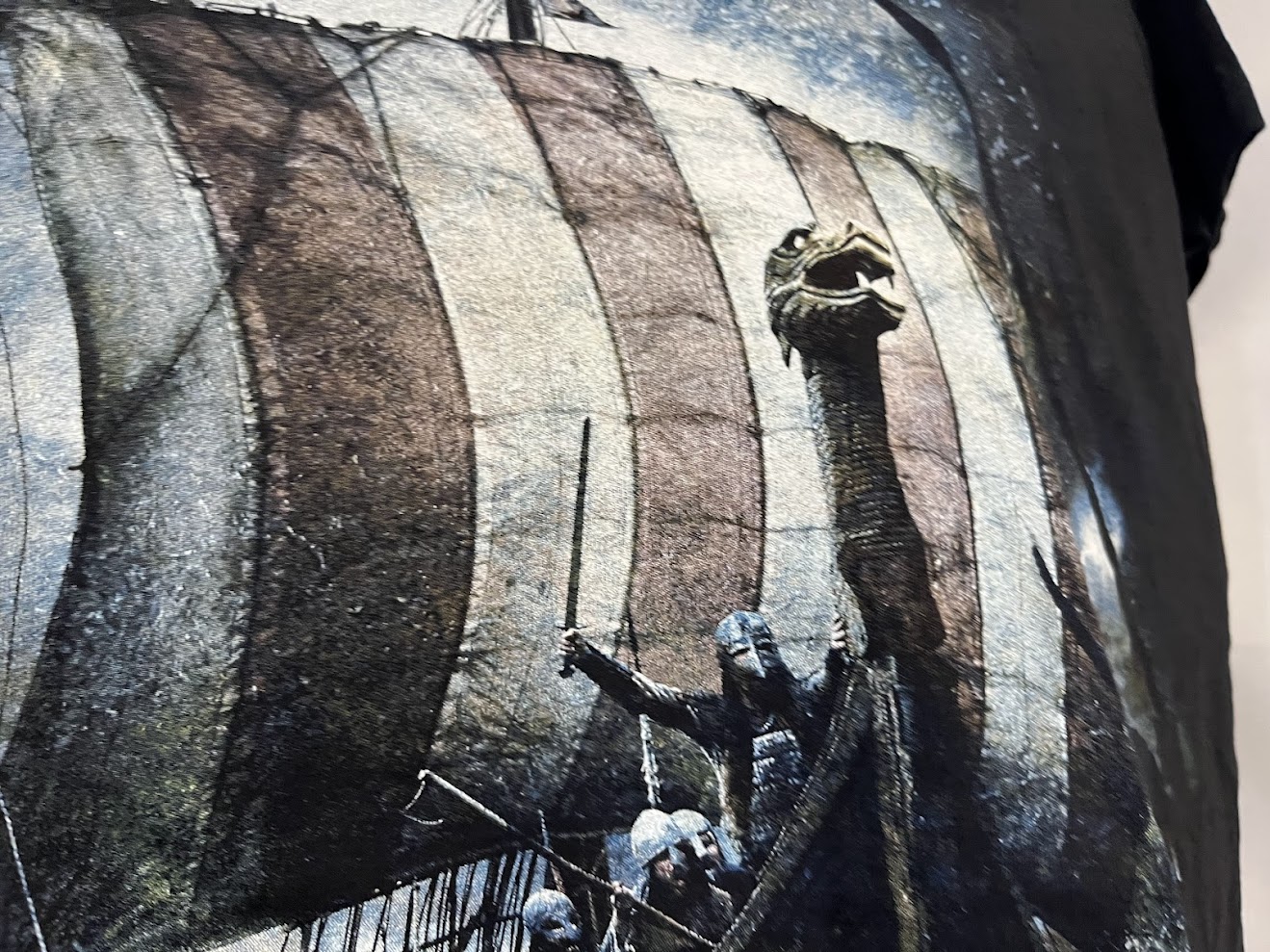 �ں߸ˤ����LEAVES' EYES -�꡼������������- SIGN OF THE DRAGONHEAD �֥����󎥥��֎������ɥ饴��إåɡ� T����� L�������ڥ��쥯�����������ƥ��