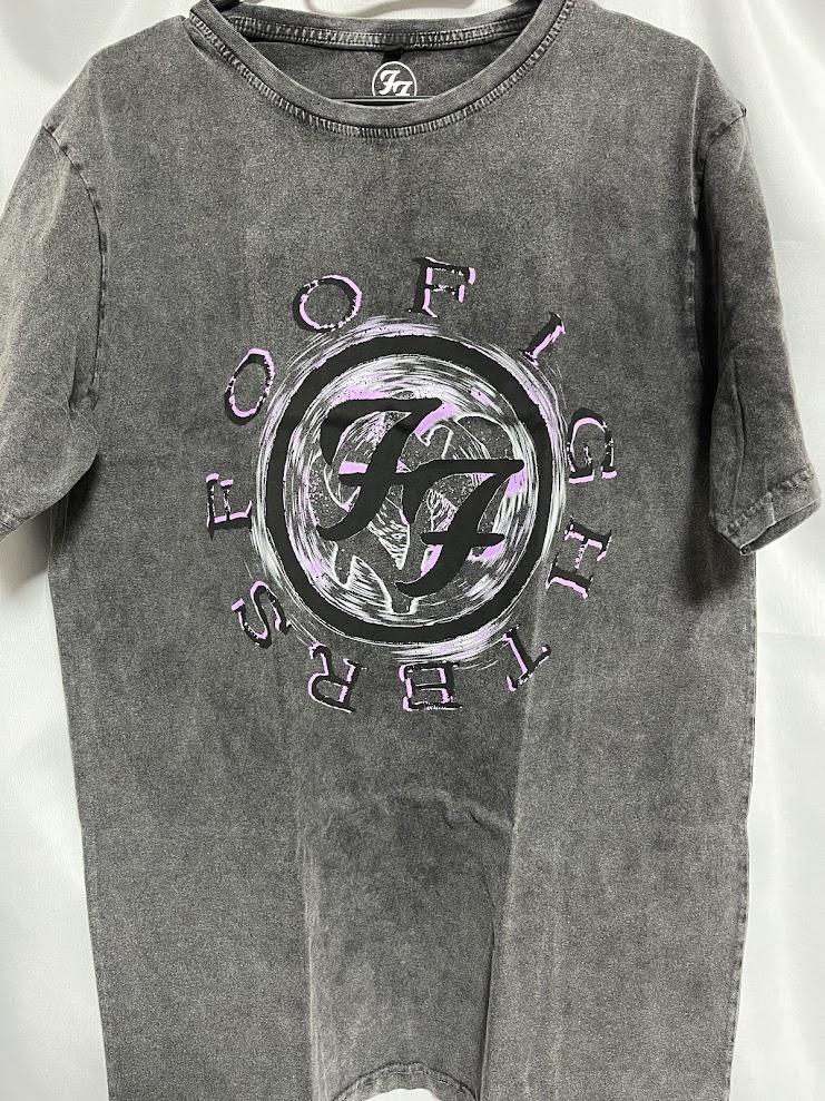 �ں߸ˤ����FOO FIGHTERS (�ա����ե���������) Wheel Logo Shadow �֥ۥ����롦����������ɥ��� ���ȡ��󡦥����å��� T����ġʥ��㥳���롦���졼�� M������