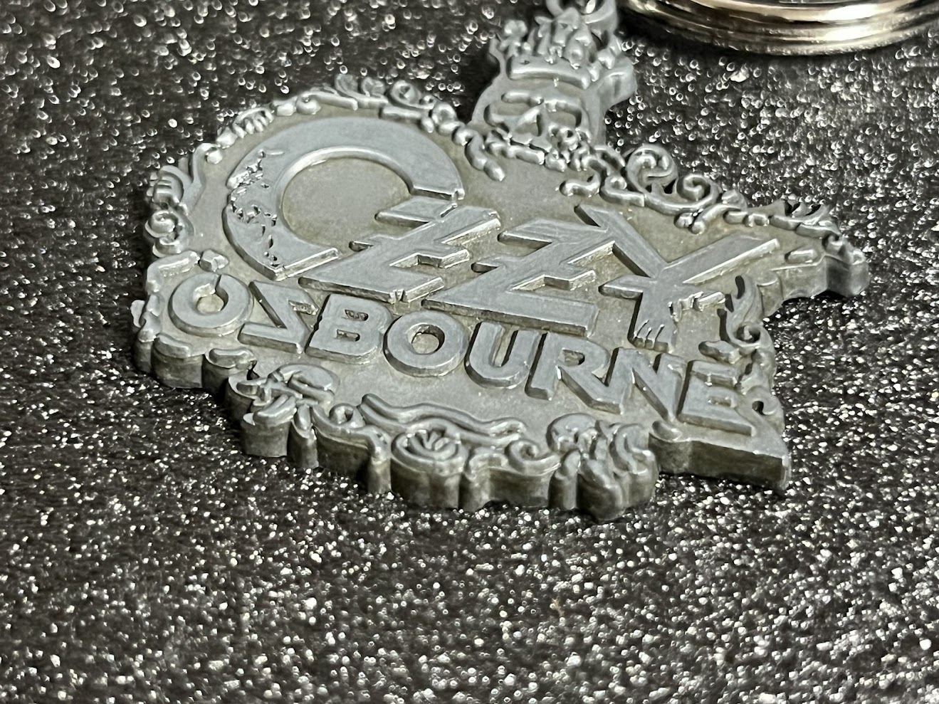 �ں߸ˤ����OZZY OSBOURNE (�������������ܡ���) CREST LOGO �֥��쥹�ȡ������� ������������