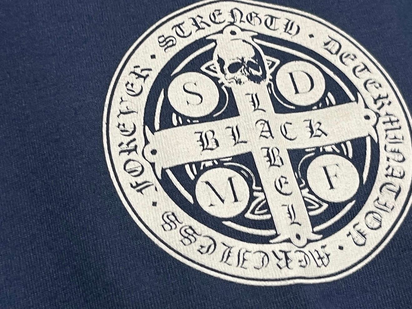 �ں߸ˤ����BLACK LABEL SOCIETY (�֥�å����졼�٥롦���������ƥ�) Mini SDMF Emblem T����ġʥǥ˥ࡦ�֥롼�� XL������