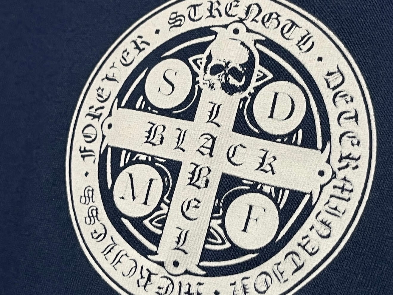 �ں߸ˤ����BLACK LABEL SOCIETY (�֥�å����졼�٥롦���������ƥ�) Mini SDMF Emblem T����ġʥǥ˥ࡦ�֥롼�� XL������