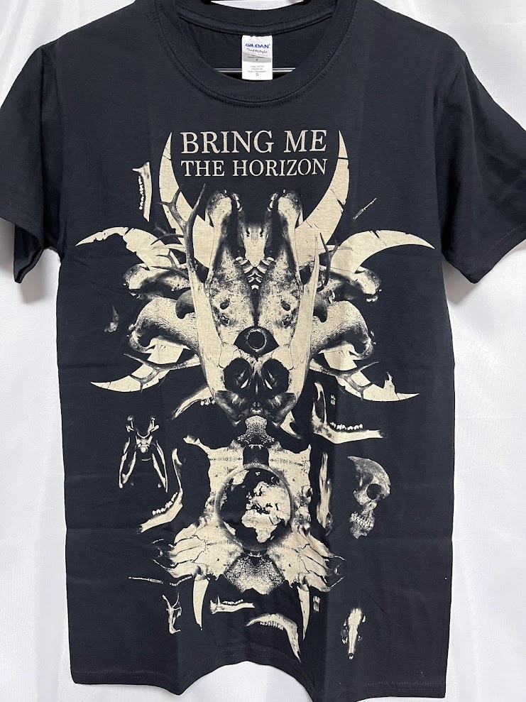 �ں߸ˤ����BRING ME THE HORIZON (�֥�󥰡��ߡ��������ۥ饤����) SKULL & BONES �֥����롦����ɡ��ܡ��󥺡� T����� S������