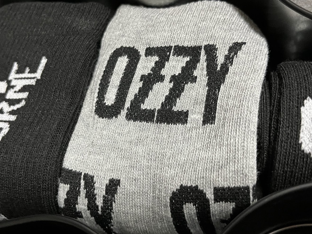 �ں߸ˤ����OZZY OSBOURNE (�������������ܡ���) Logo �֥����� �������åȡ��������̡ڥ��쥯�����������ƥ��