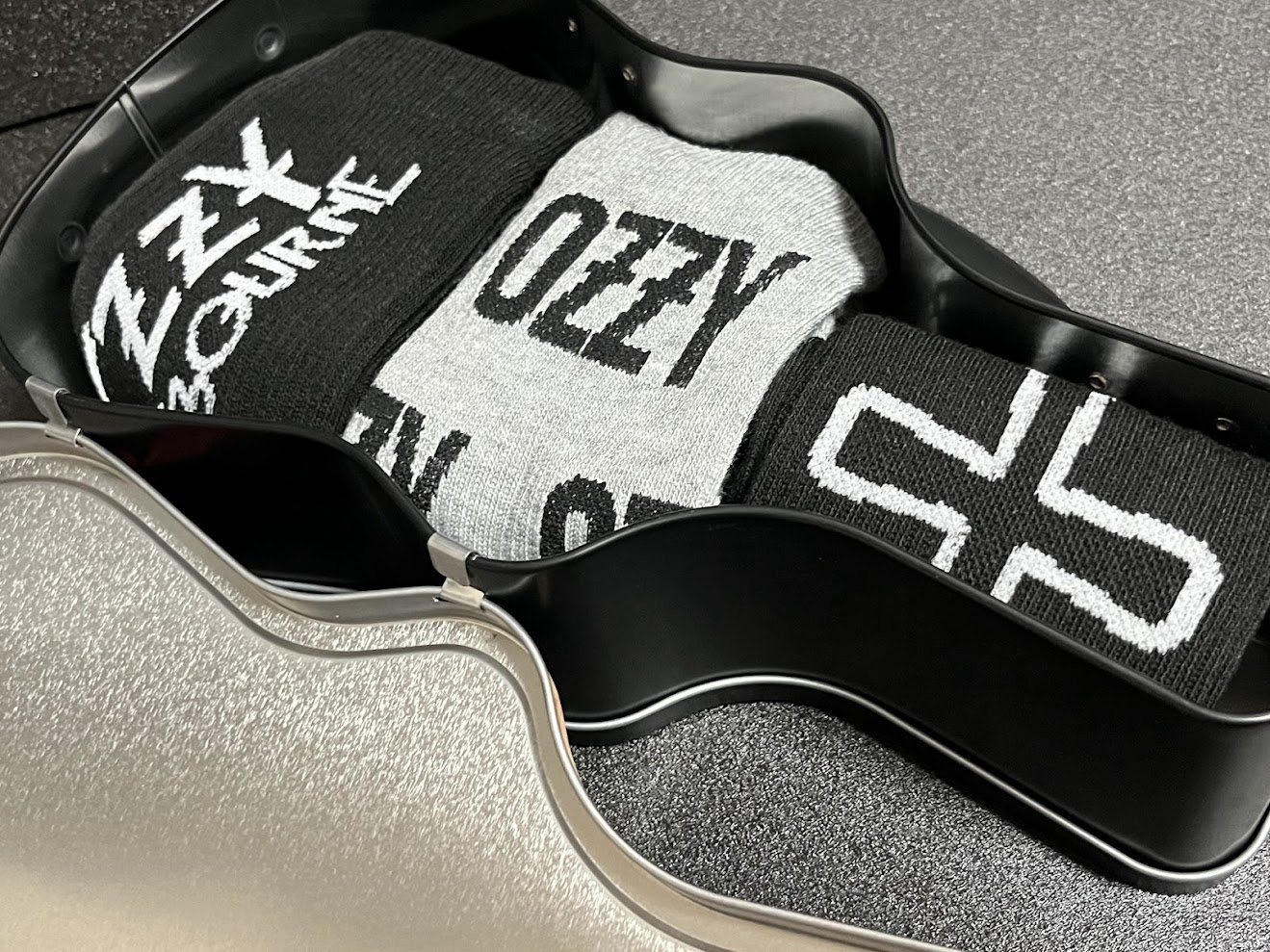 �ں߸ˤ����OZZY OSBOURNE (�������������ܡ���) Logo �֥����� �������åȡ��������̡ڥ��쥯�����������ƥ��
