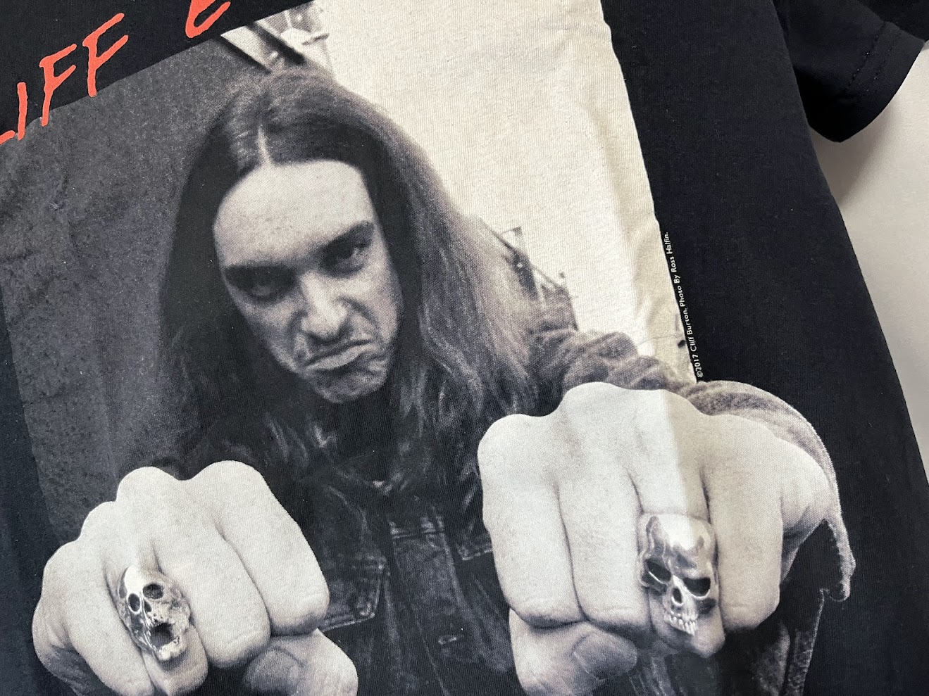 �ں߸�ͭ���METALLICA (�᥿�ꥫ) Cliff Burton Fists �֥���ա��С��ȥ󡦥ե����ȡ� T����� T����� S������