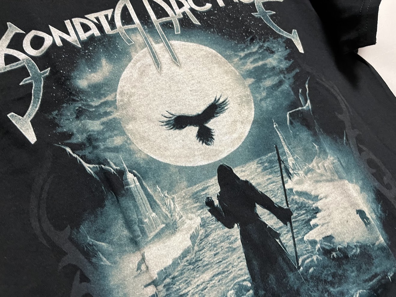 �ں߸ˤ����SONATA ARCTICA (���ʥ����������ƥ���) RAVEN STILL LIES �֥쥤���󡦥��ƥ��롦�饤���� 2019ǯ���ƥĥ���T�����  S�������ڥ��쥯�����������ƥ��