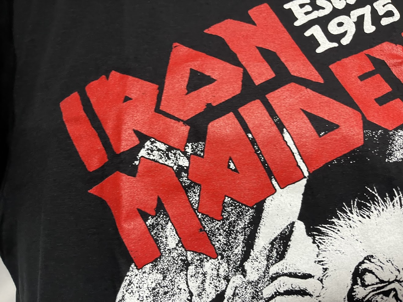 �ں߸ˤ����IRON MAIDEN (�������󡦥ᥤ�ǥ�) Est. 1975 No Prayer Grave Red Logo ��1975ǯ���Ρ����ץ쥤�䡼�����쥤������åɡ������� �ԥ���� L������