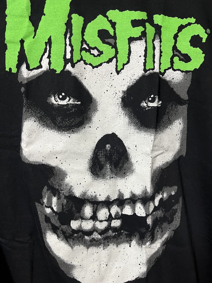 �ں߸ˤ����MISFITS (�ߥ��ե��å�) GLOW JUREK SKULL �֥������������å���������� T����� XXL������