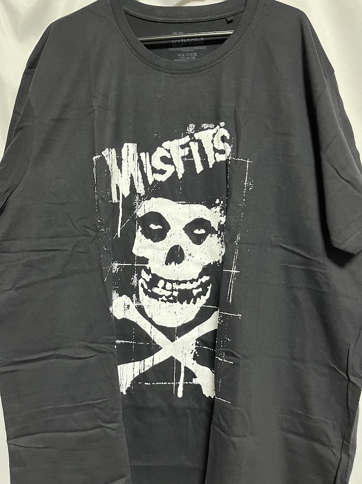 �ں߸ˤ����MISFITS (�ߥ��ե��å�) CROSS BONES �֥��������ܡ���� T����� XXL������