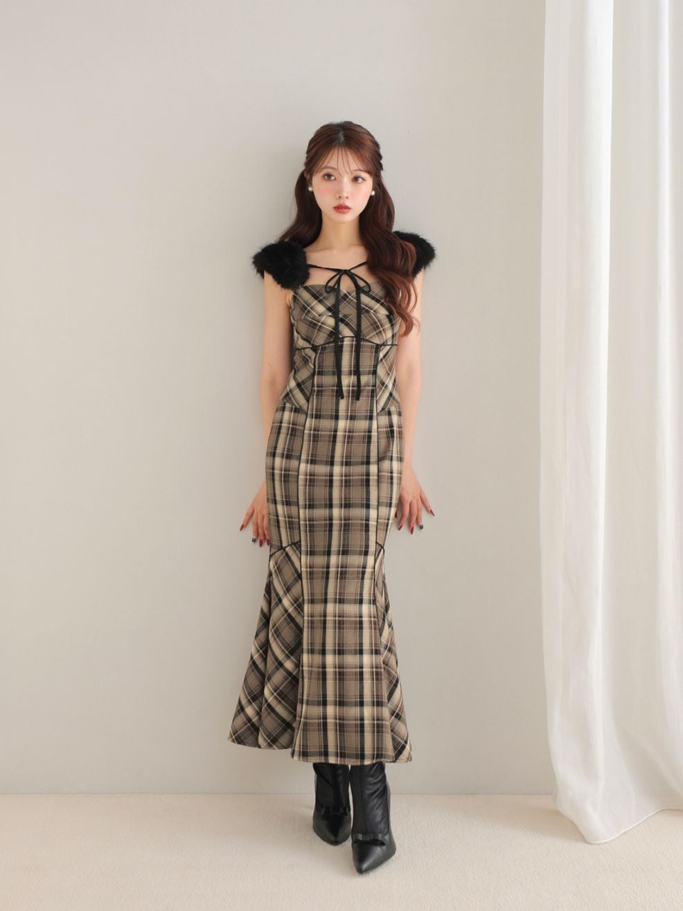 エムミーエメRibbon embroidery shirring ワンピース M me eme／Ribbon embroidery shirring one piece(eme10391