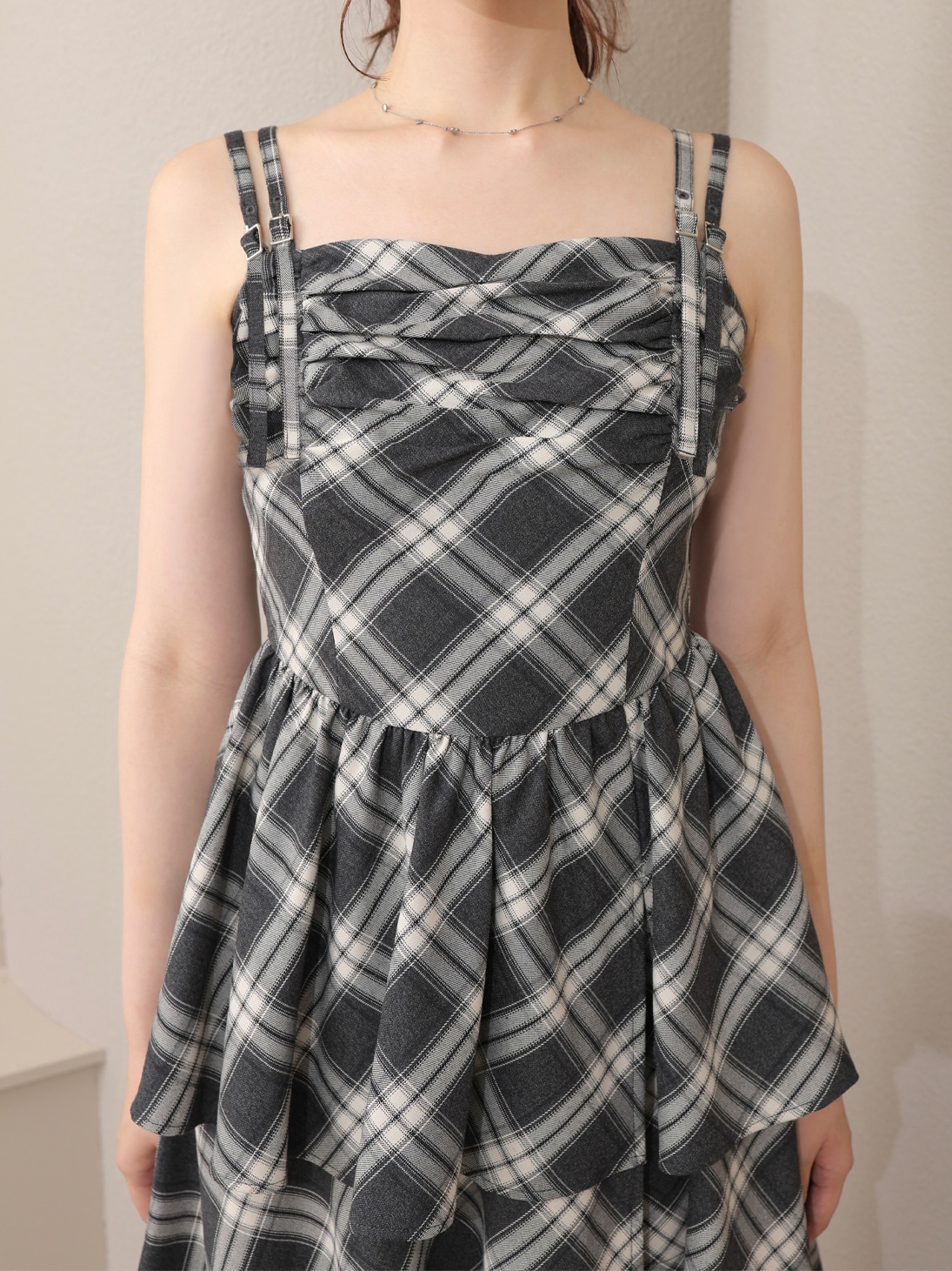 M me eme／Double strap slit onepiece(eme10710) | All Item