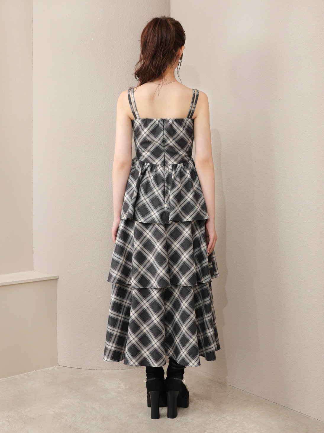 M me eme／Double strap slit onepiece(eme10710) | All Item