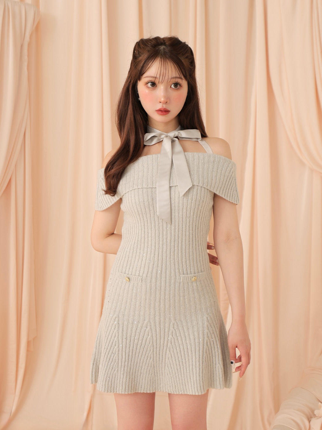M me eme／【Pre Order】Off shoulder ribbon lame knit