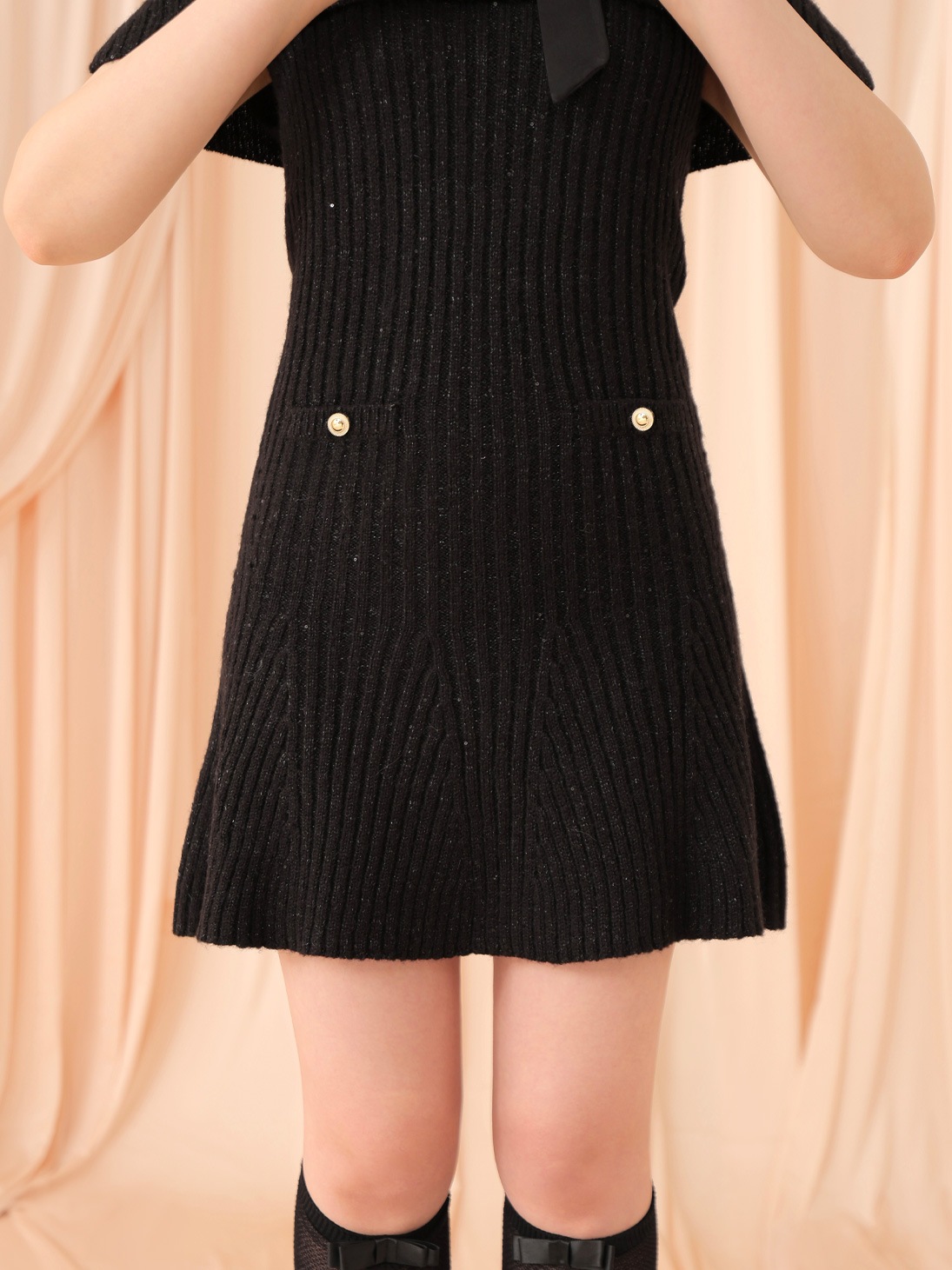 M me eme／【Pre Order】Off shoulder ribbon lame knit