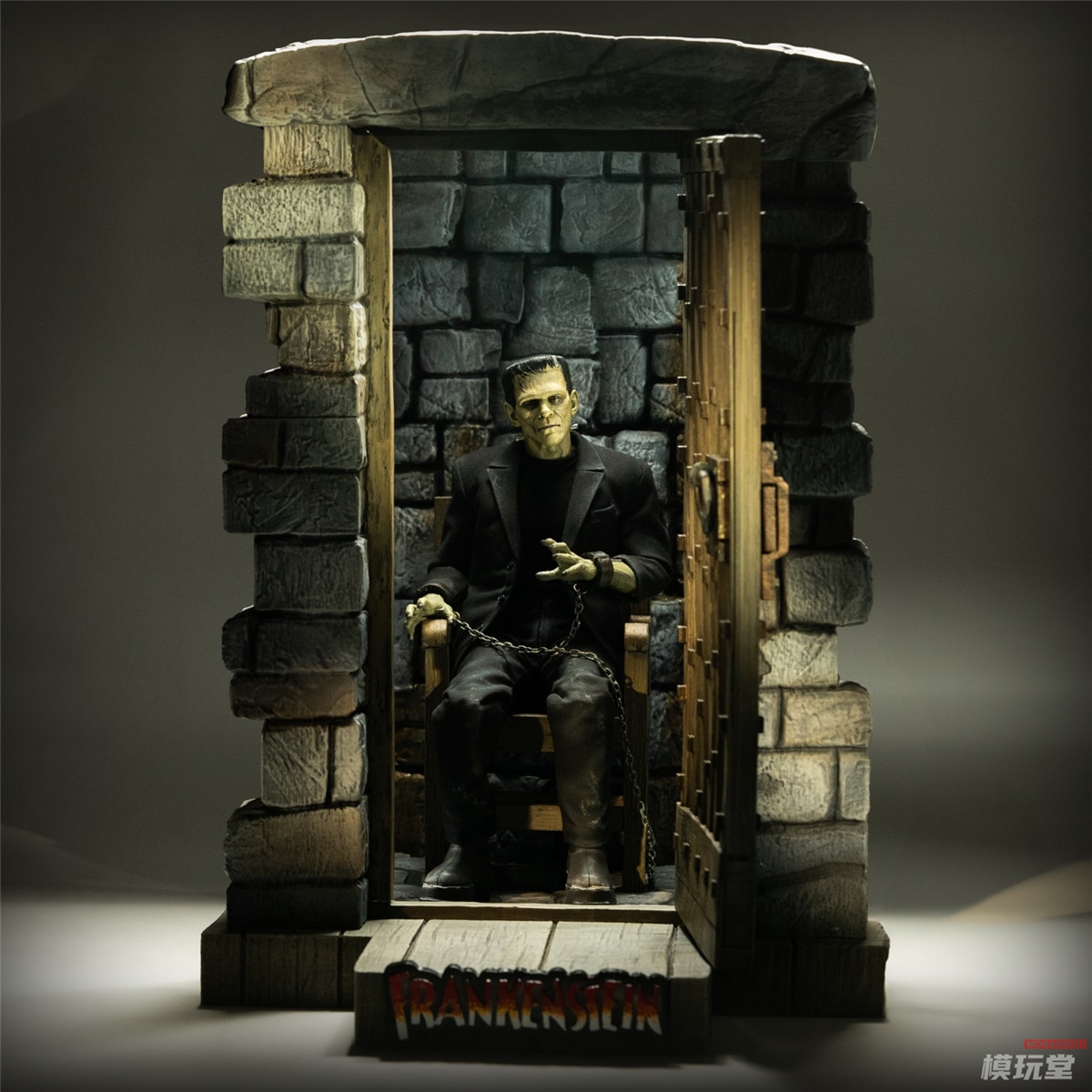 予約 Infinite statue x Kaustic Plastik 1/6 モンスターズ