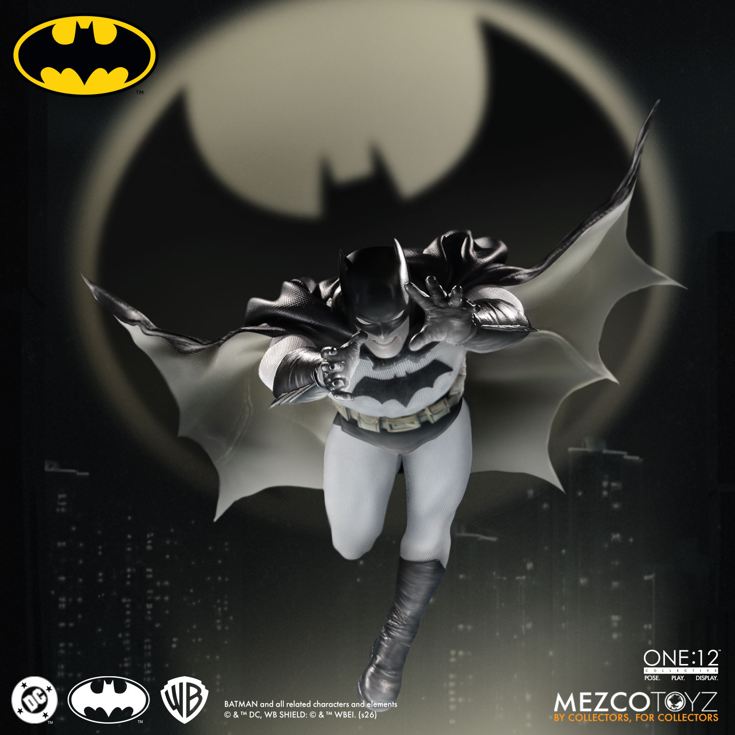 予約 Mezco Toyz 1/12 『バットマン: イヤーワン』 バットマン Batman