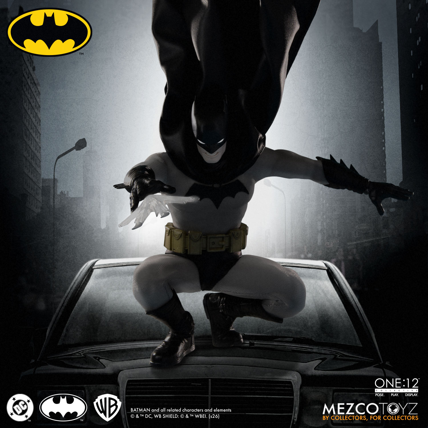 予約 Mezco Toyz 1/12 『バットマン: イヤーワン』 バットマン Batman