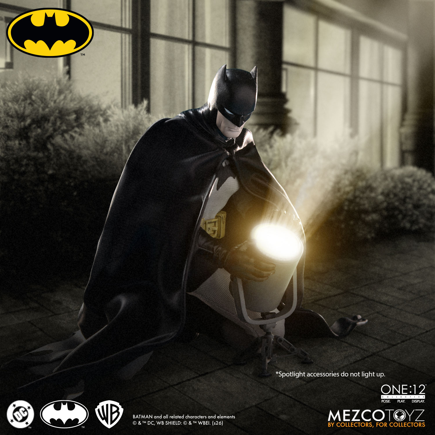 予約 Mezco Toyz 1/12 『バットマン: イヤーワン』 バットマン Batman