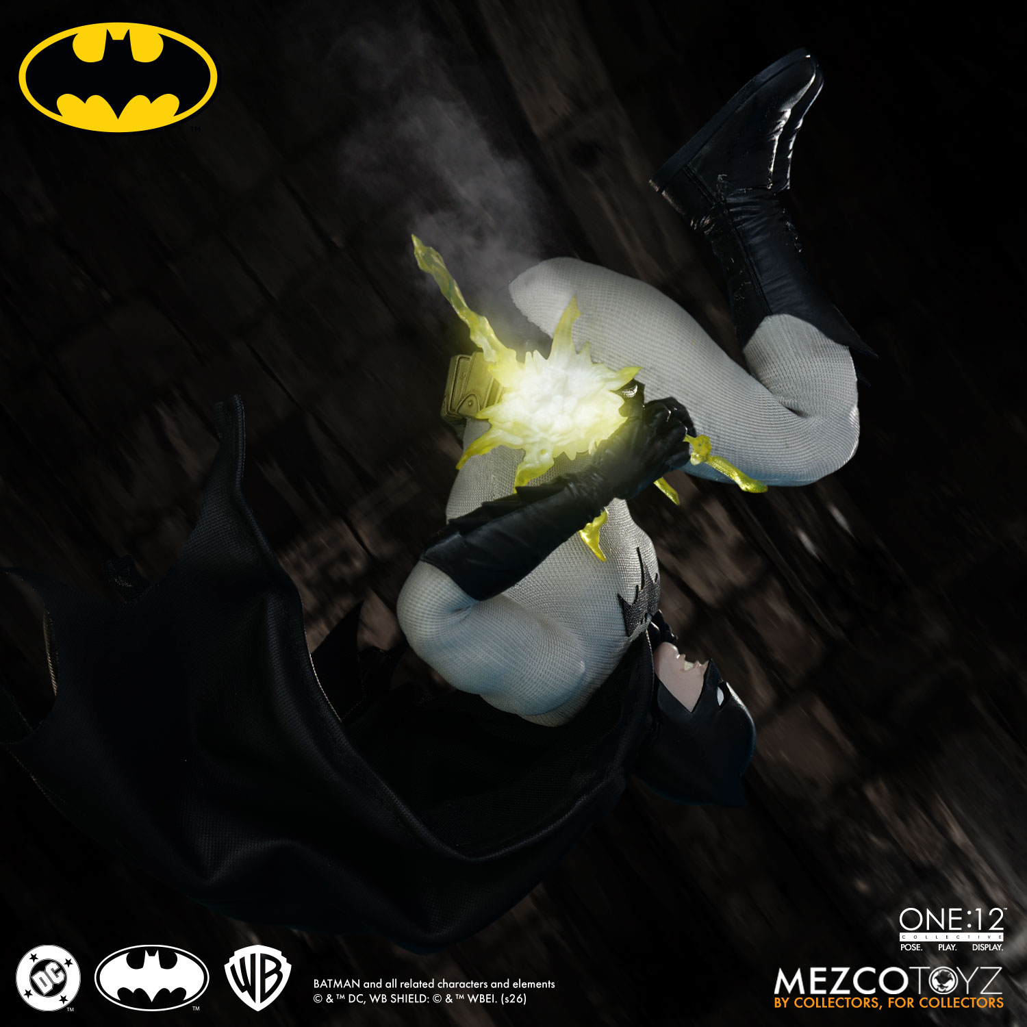 予約 Mezco Toyz 1/12 『バットマン: イヤーワン』 バットマン Batman