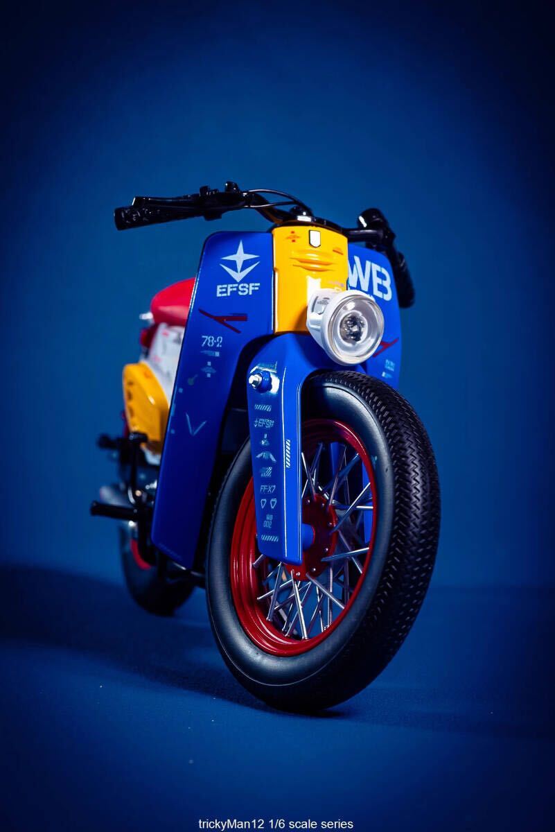ガンダム バイク『ガンカブ』 初代ガンダム仕様のスーパーカブ ＠福岡 trickyMan12 1/6 ホンダ カブ スーパーカブ WF2024限定色 ガンダム Ver