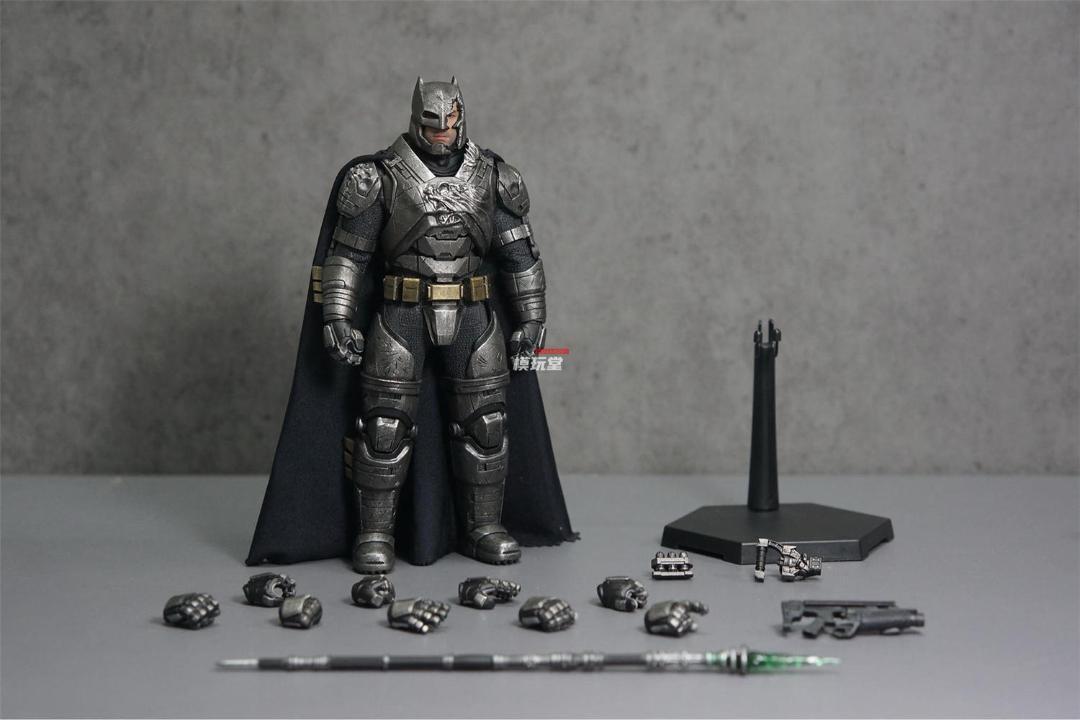 バットマン 1/12 布製フィギュア Manipple Studio フルセッ Manipple Studio 1/12 アーマード バットマン バトルダメージ.Ver