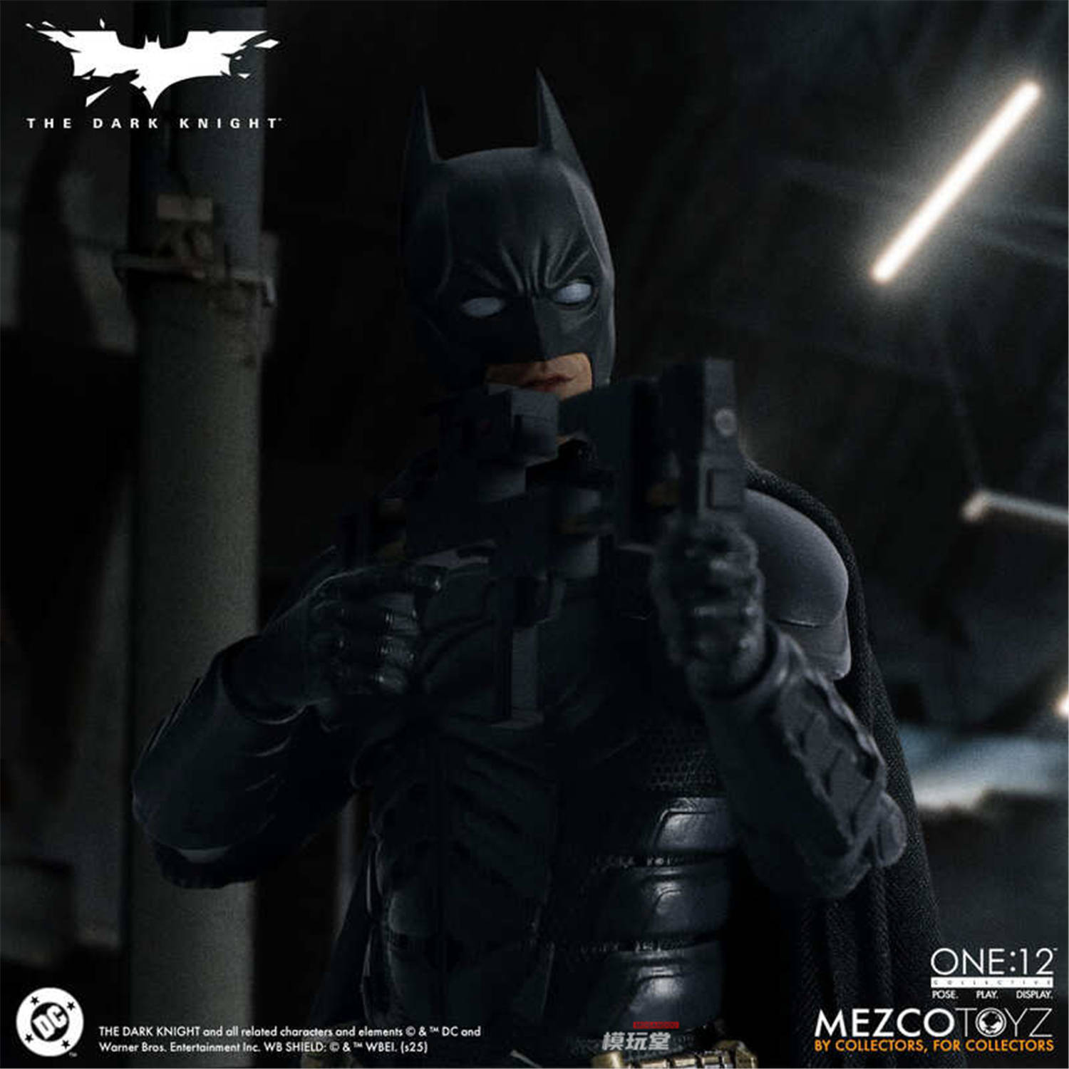 予約 Mezco Toyz 1/12 『ダークナイト：バットマン』 バットマン The