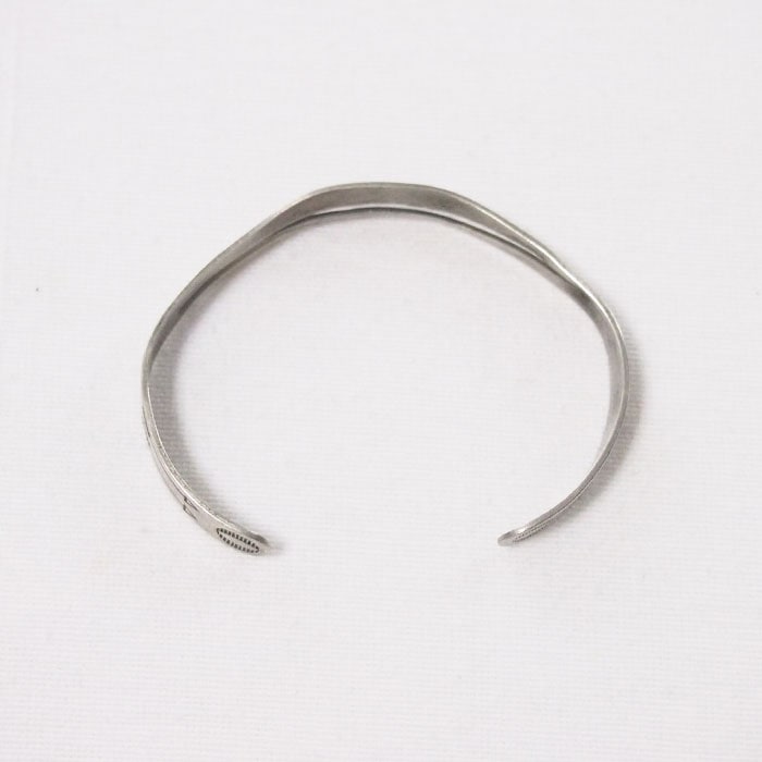 ホーミーフレッドハービー シルバーバングル ナバホインディアンジュエリー ホーミーフレッドハービー シルバーバングル ナバホインディアン