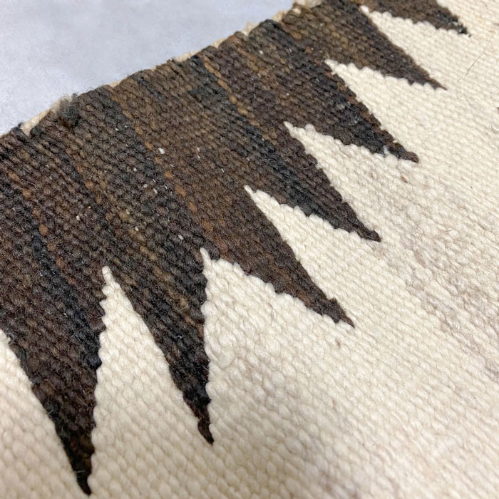 40s OLD NAVAJO HANDWOVEN TRIPLE CHEVRON DESIGH WOOL RUG 78