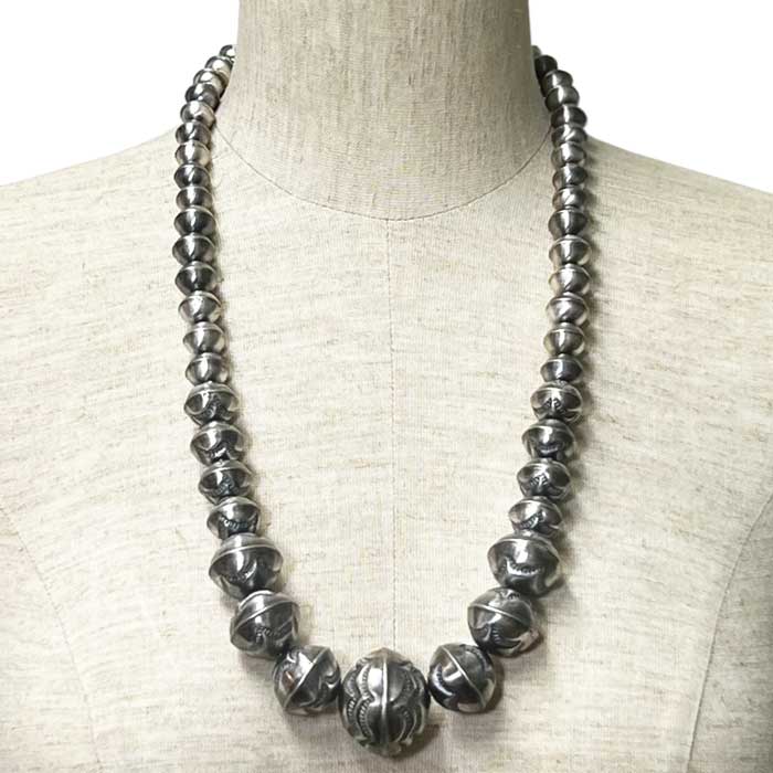 インディアンジュエリー ナバホ族 ナバホパール ナバホスタンプ シルバー ネックレス ピアス セットINDIAN JEWELRY NAVAJO