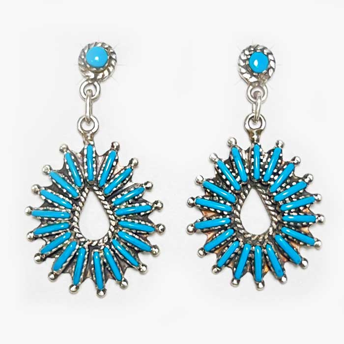 ハンドメイドのターコイズピアス　キングマン　インディアンジュエリー風　片耳用 インディアンジュエリー ズニ族 キングマン ターコイズ ニードル