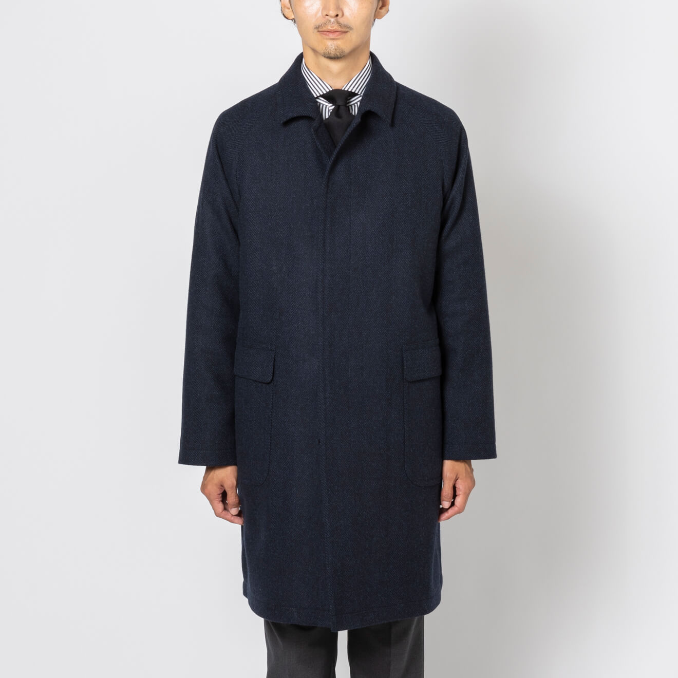 極美品✨フェラガモ　チェスターコート　カシミヤ　ヘリンボーン　ネイビー　XL 極美品✨フェラガモ チェスターコート カシミヤ ヘリンボーン