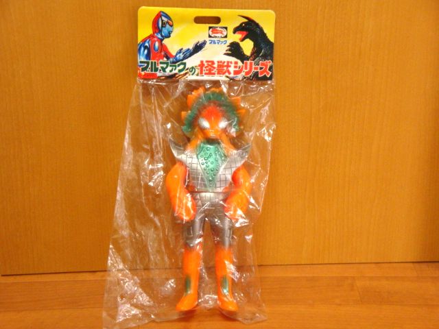 ブルマァク 復刻 怪獣 ギロン人 ソフビ 円谷 ウルトラ －【通販】中古
