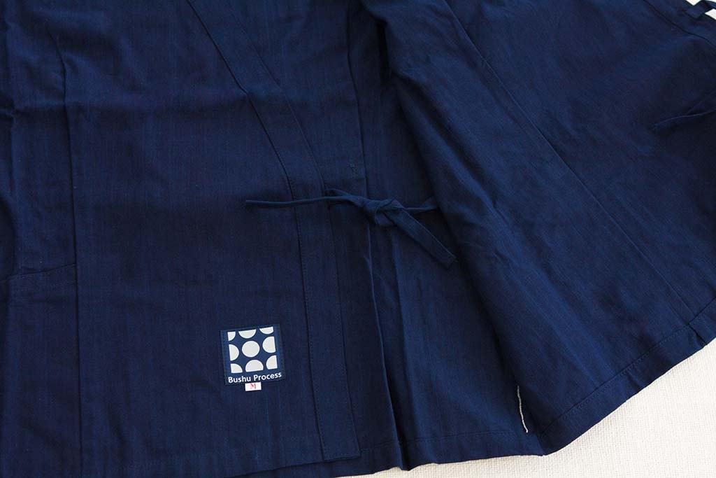 野川染織工業 藍染まめ刺し子織りのスタンドカラーシャツ | ライトアップオンラインストア 野川染織 武州藍染 たももシャツ 男性用 M