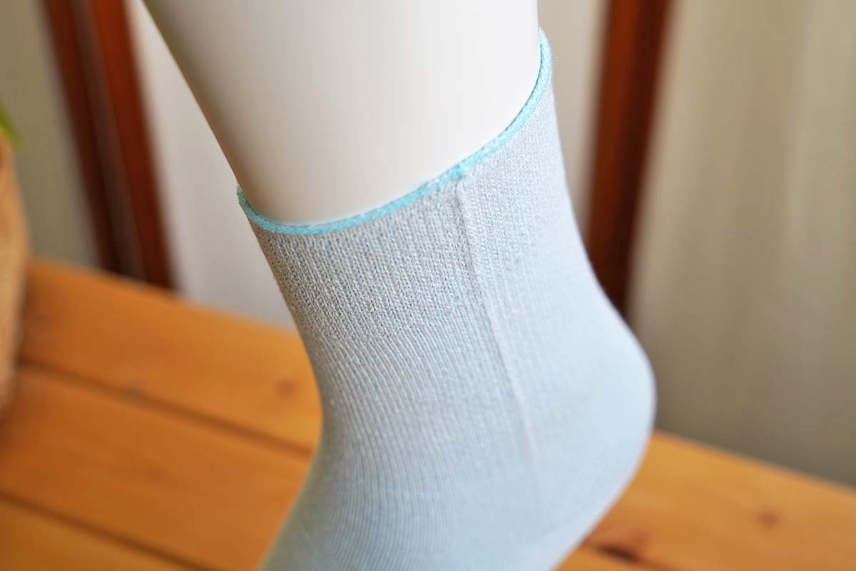 絹と麻でさわやか ゆったり5本指 表：綿・麻、裏：絹 天然素材 Mサイズ