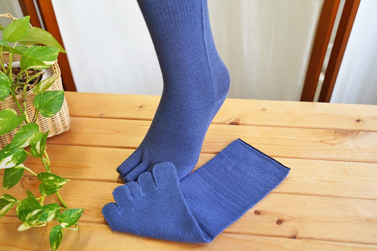 絹と麻でさわやか ゆったり5本指 表：綿・麻、裏：絹 天然素材 Lサイズ