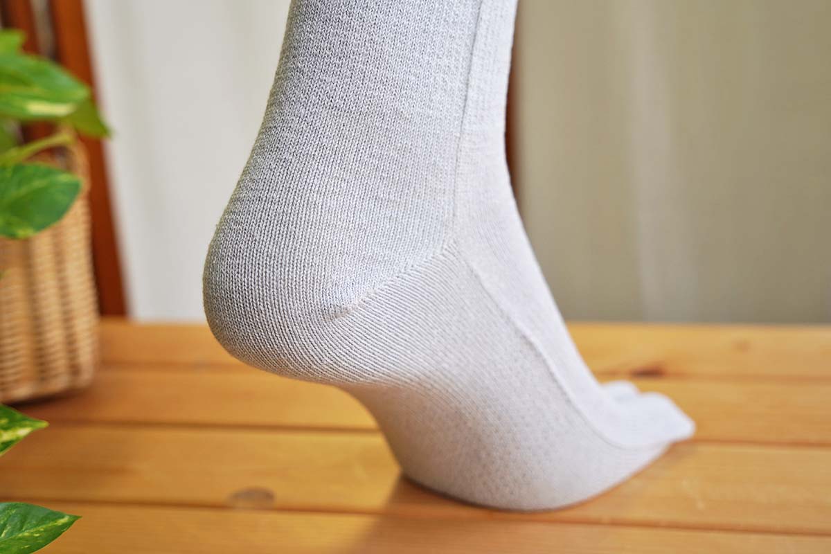 絹と麻でさわやか ゆったり5本指 表：綿・麻、裏：絹 天然素材 LLサイズ
