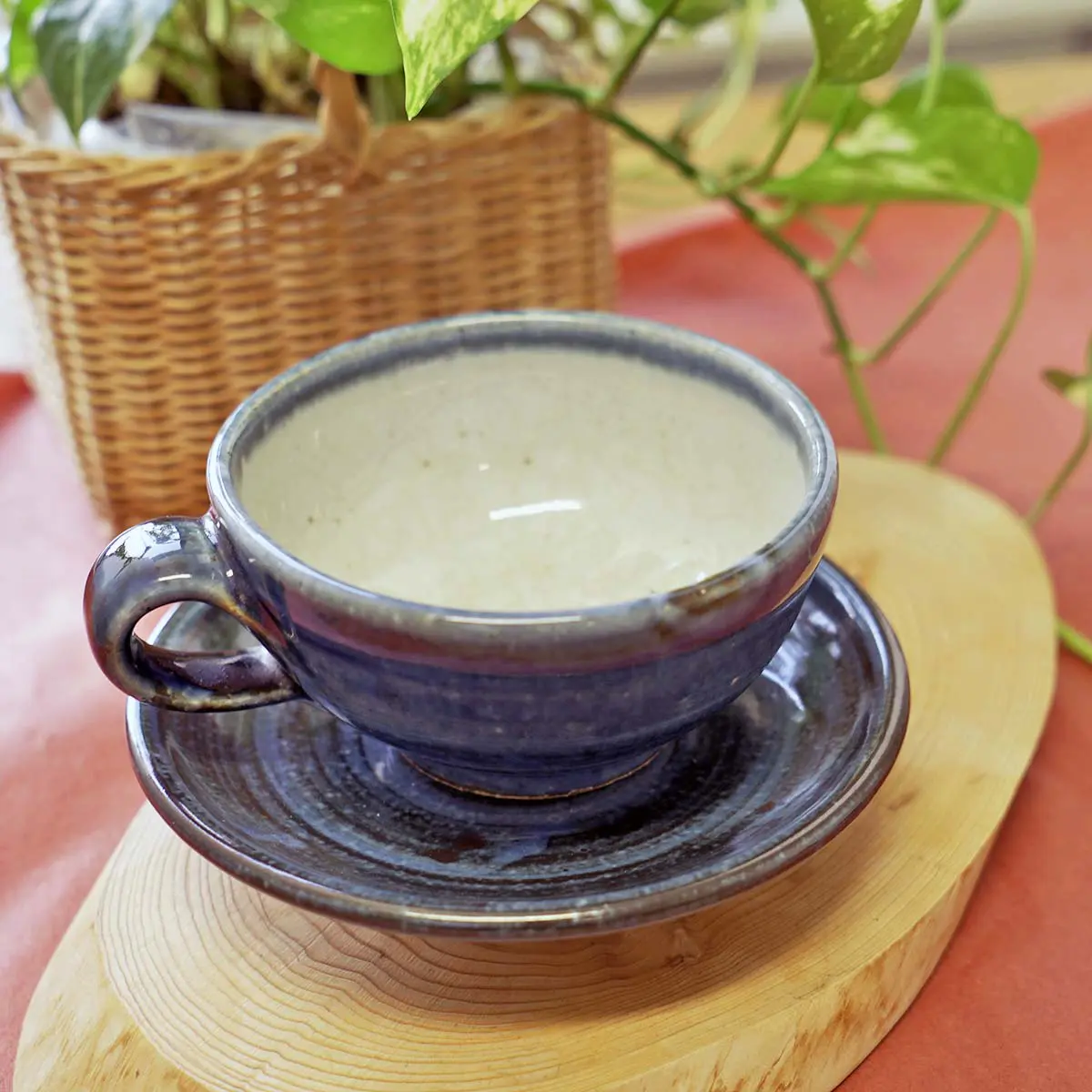 神楽の窯　カップ＆ソーサー　伊勢神宮のお膝元、朝熊山の登り窯