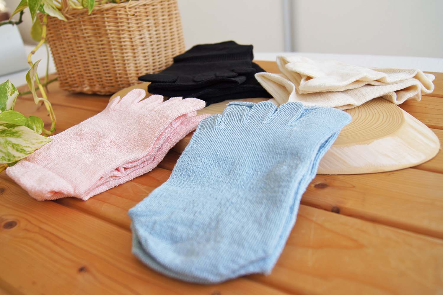 さらっと、薄地タイプ 快適5本指 素足な気分（シルク） 優しい履き口 Lサイズ