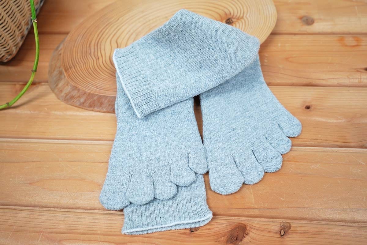 匠（たくみ）スタンダード ゆったり5本指 表：綿+裏：絹 天然素材 Mサイズ