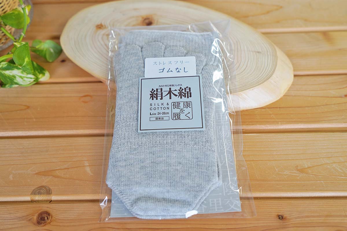 10％オフ！さっぱり快適5本指 絹+綿 天然素材 絹木綿 ゴムなし Mサイズ